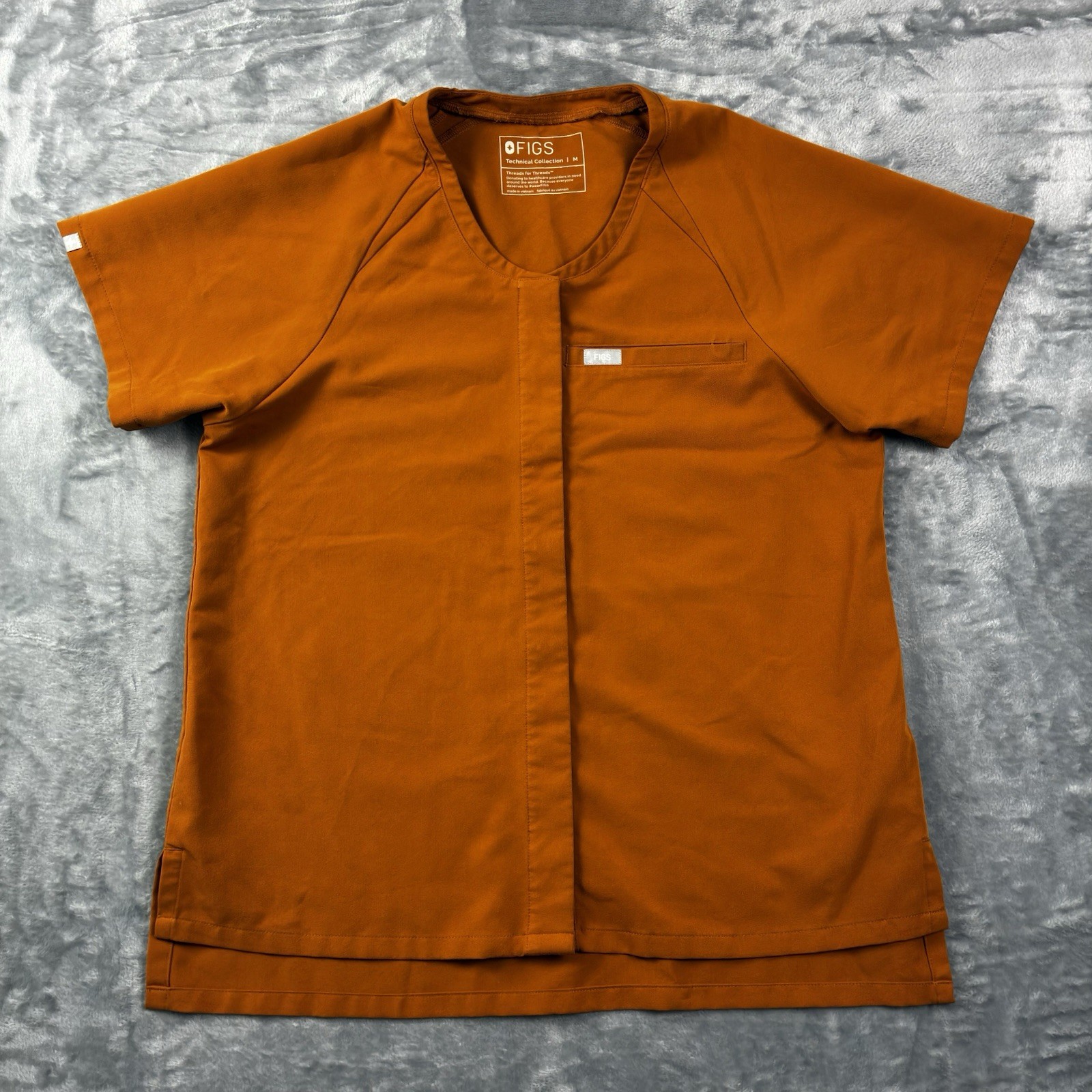 Figs Yola Scrub Top Size Medium Walnut Button Front One Pocket W21SW1061 Medical