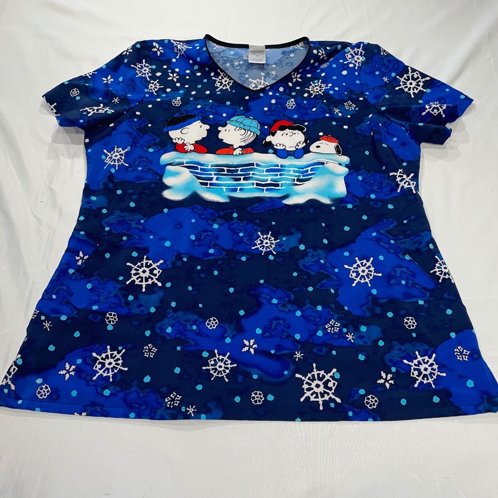 Peanuts Charlie Brown Christmas Scrub Top Blue Snowflake XL TF626 PN0F