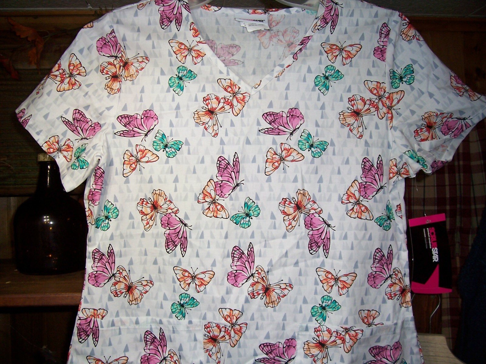 SCRUB STAR LADIES NURSING SCRUB TOP BUTTERFLY DESIGN SIZE SMALL 2 FRONT POCKETS