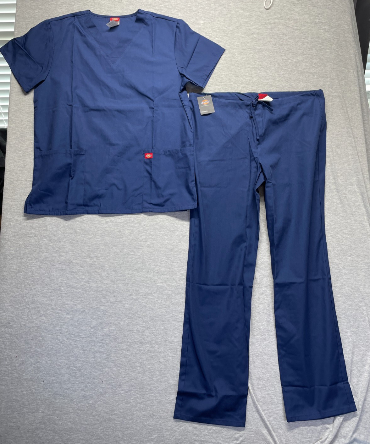 Dickies 2 Piece Scrubs Set Unisex Adult Medium Navy Blue Everyday Wear Medical