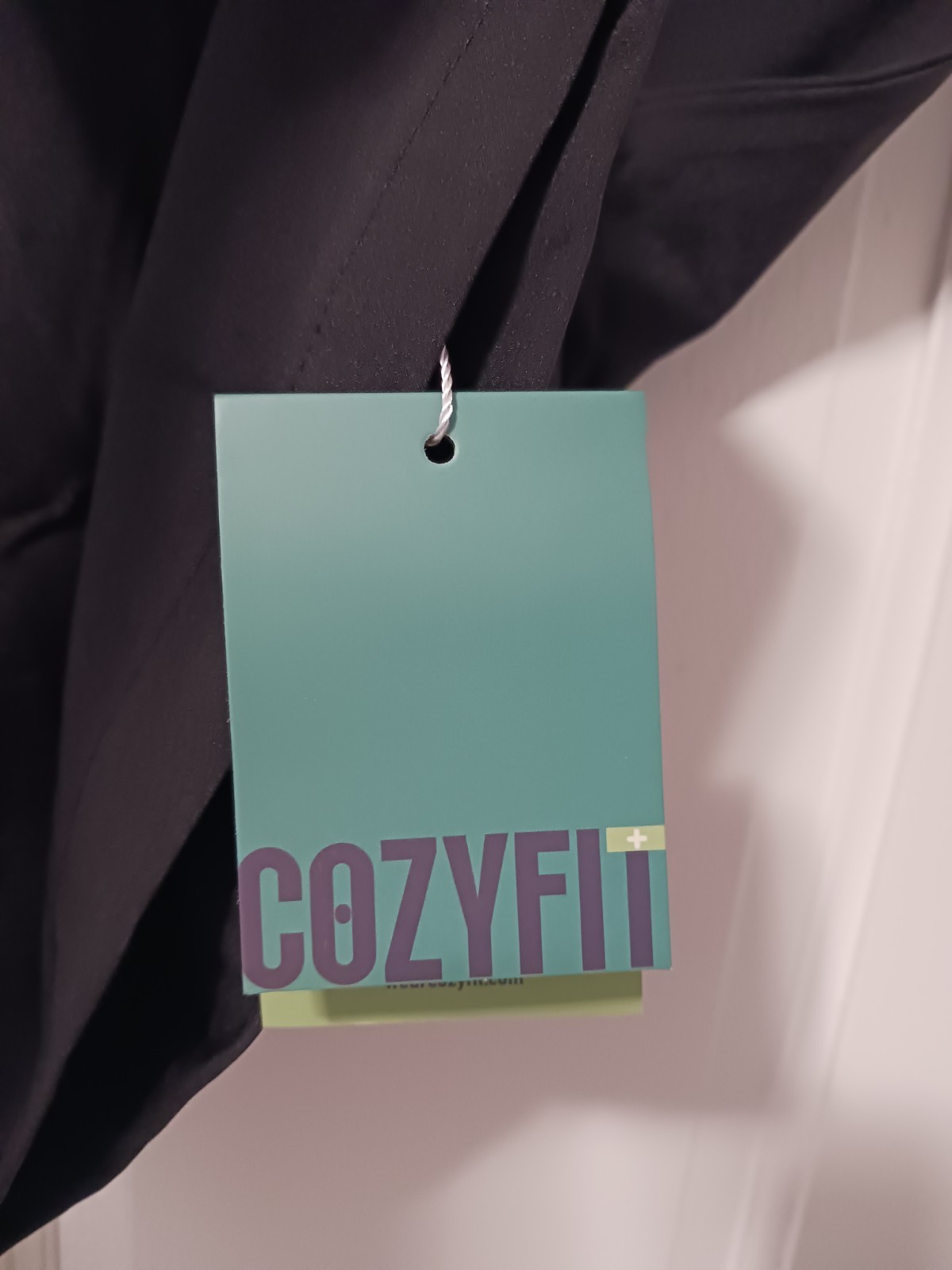 COZYFIT 5 Pocket !! Scrub Top Women’s Soft Stretch V-Neck Black Size Sm NWT