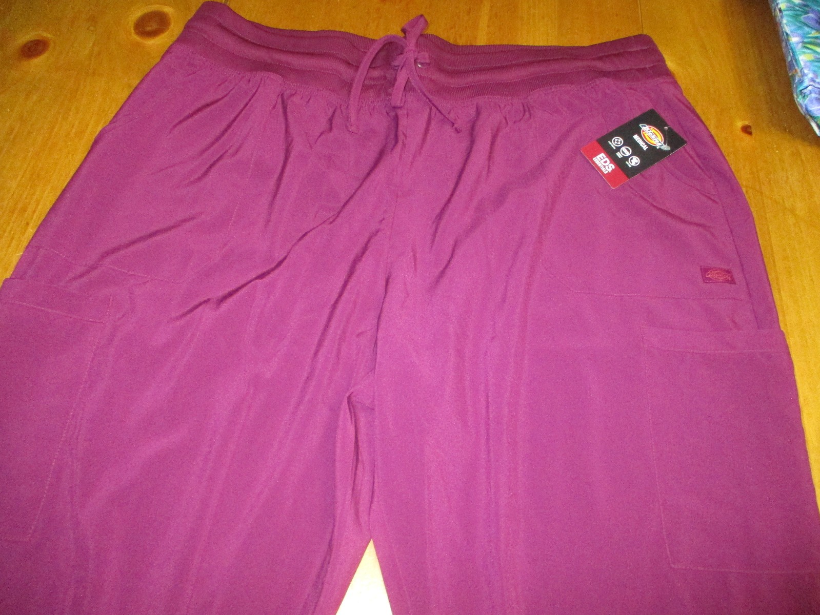 NWT Dickies Women’s Jogger Scrub Pants,Wine Color,4-Way Stretch,Sz 2 XL,29″ In
