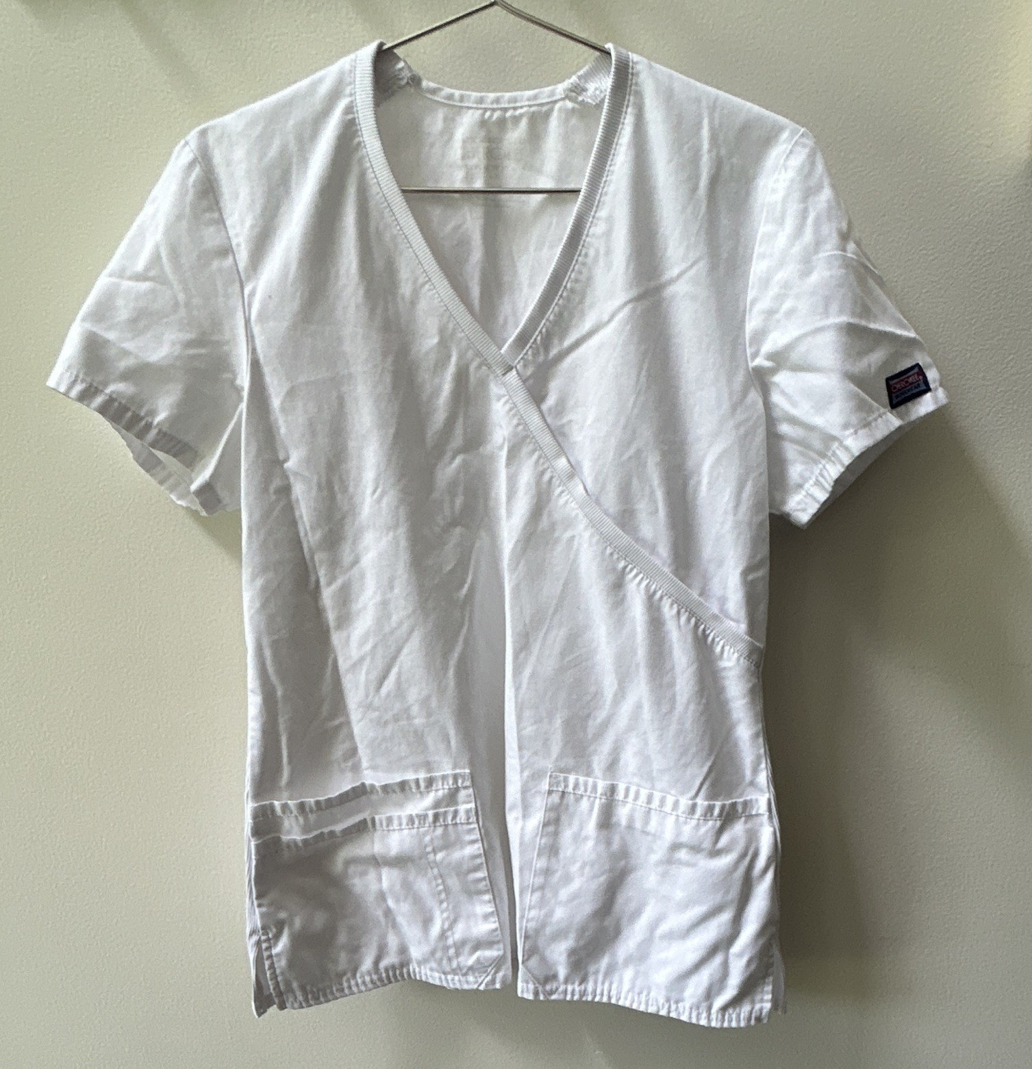 Cherokee Women’s White Solid Medical Scrub Top Durable Everyday Uniform