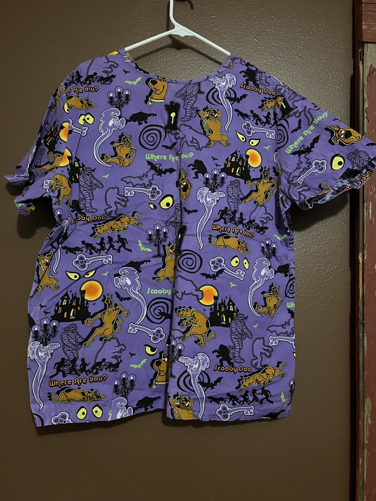 Scooby Doo Halloween Ghost Nurse Scrub Top Size Large purple black
