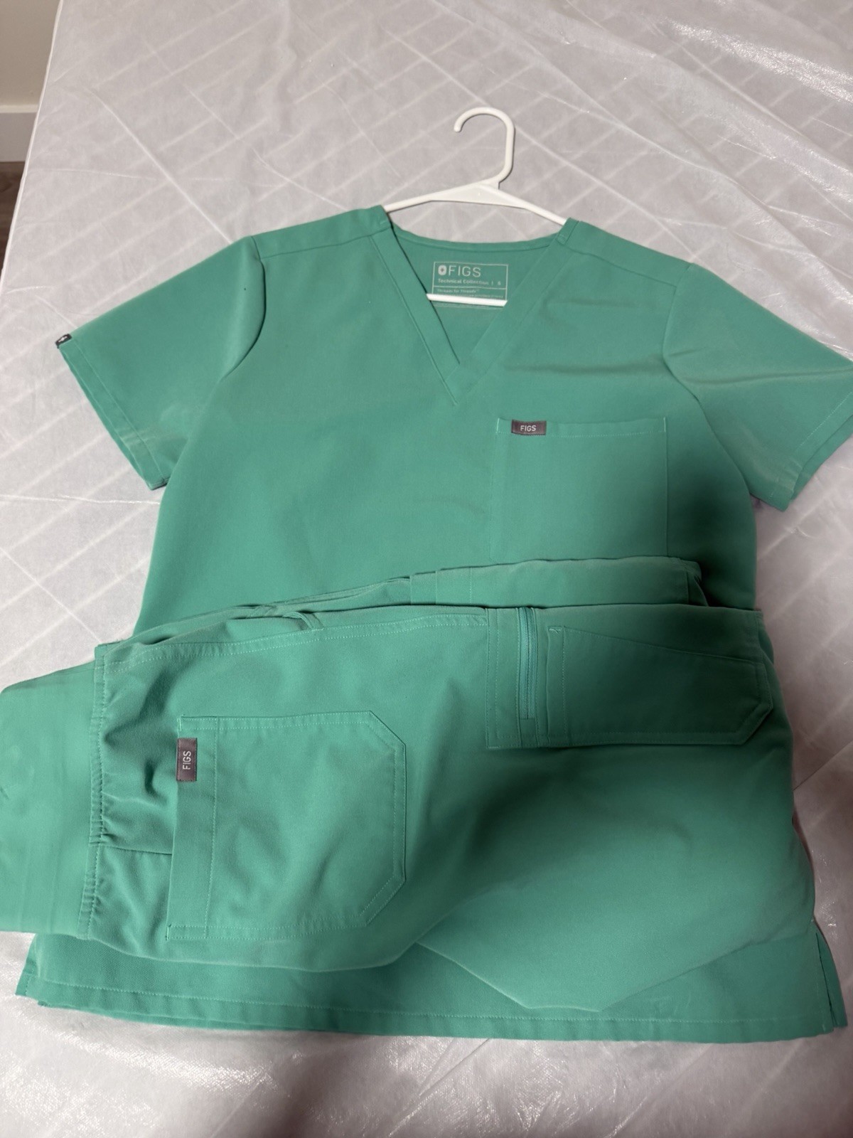 Figs Women’s Green Surgical Scrubs Size Small Set