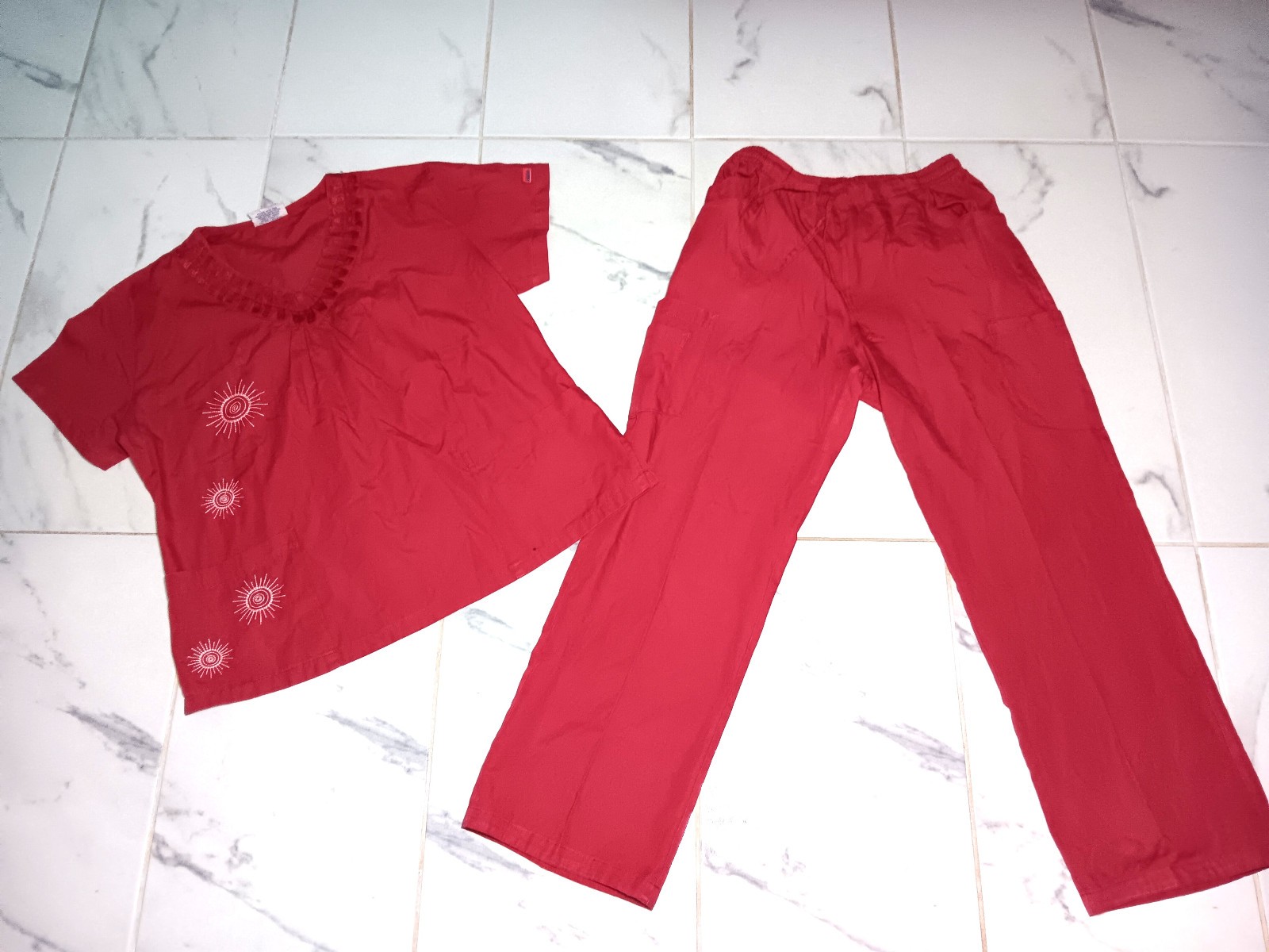 VTG REINA maroon Scrub Set Size Large faded color