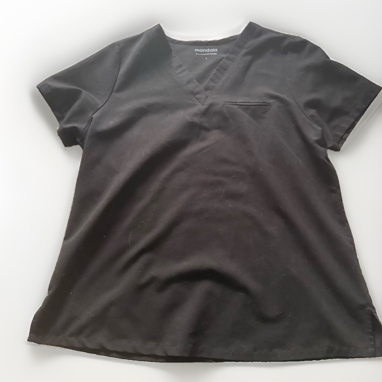 mandala Women’s Black Solid V-Neck Short Sleeve Medical Scrub Top Size L