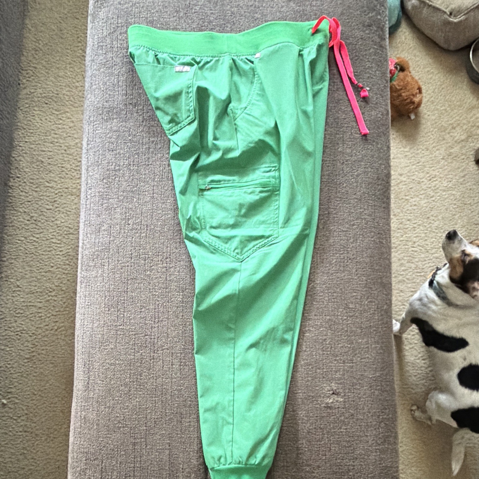 FIGS Women’s Medical Scrub Set Green Solid Size M Knit Polyester Top & Pants
