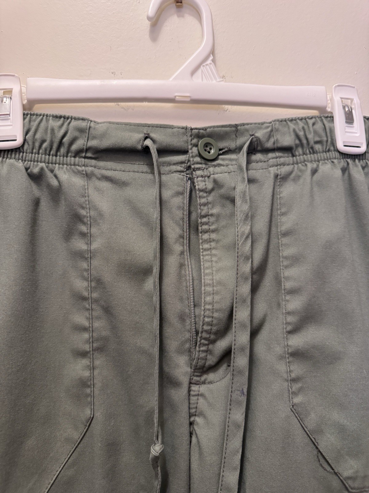 Cherokee Workwear Revolution Unisex Scrub Set Top (LARGE) & Pants (MEDIUM)