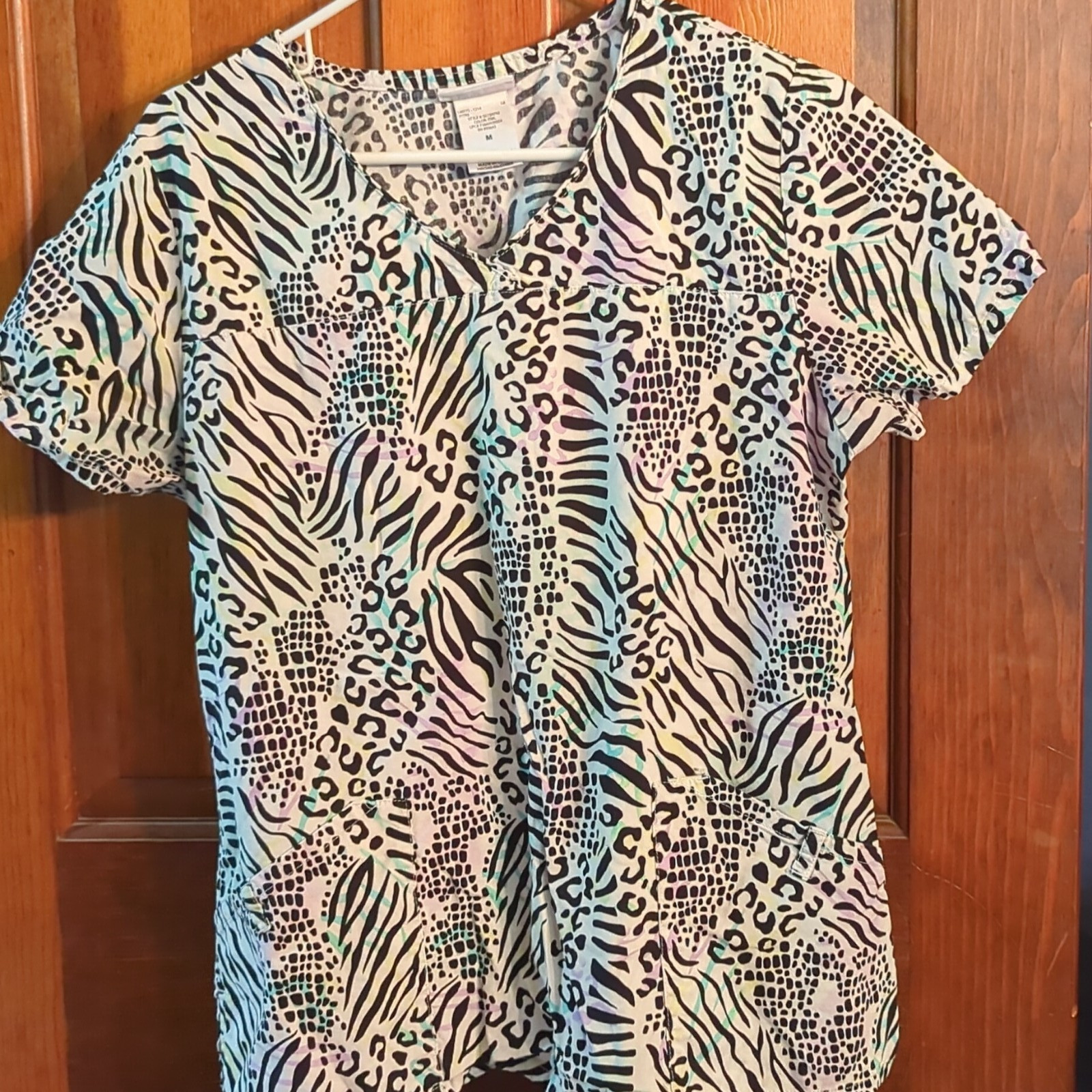 Scrubstar Women’s Size M Multicolor Animal Print Cotton Medical Scrub Top