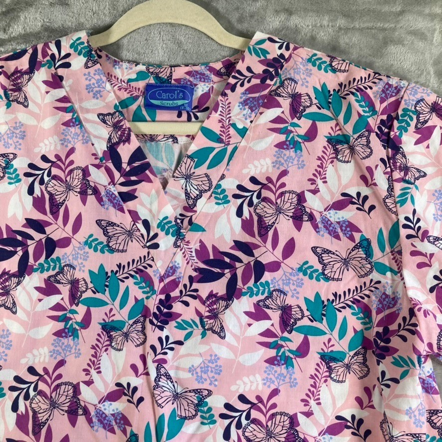 Carol’s Scrubs Womens M (8-10) Pink Butterfly Floral V-Neck Scrub Top Medical