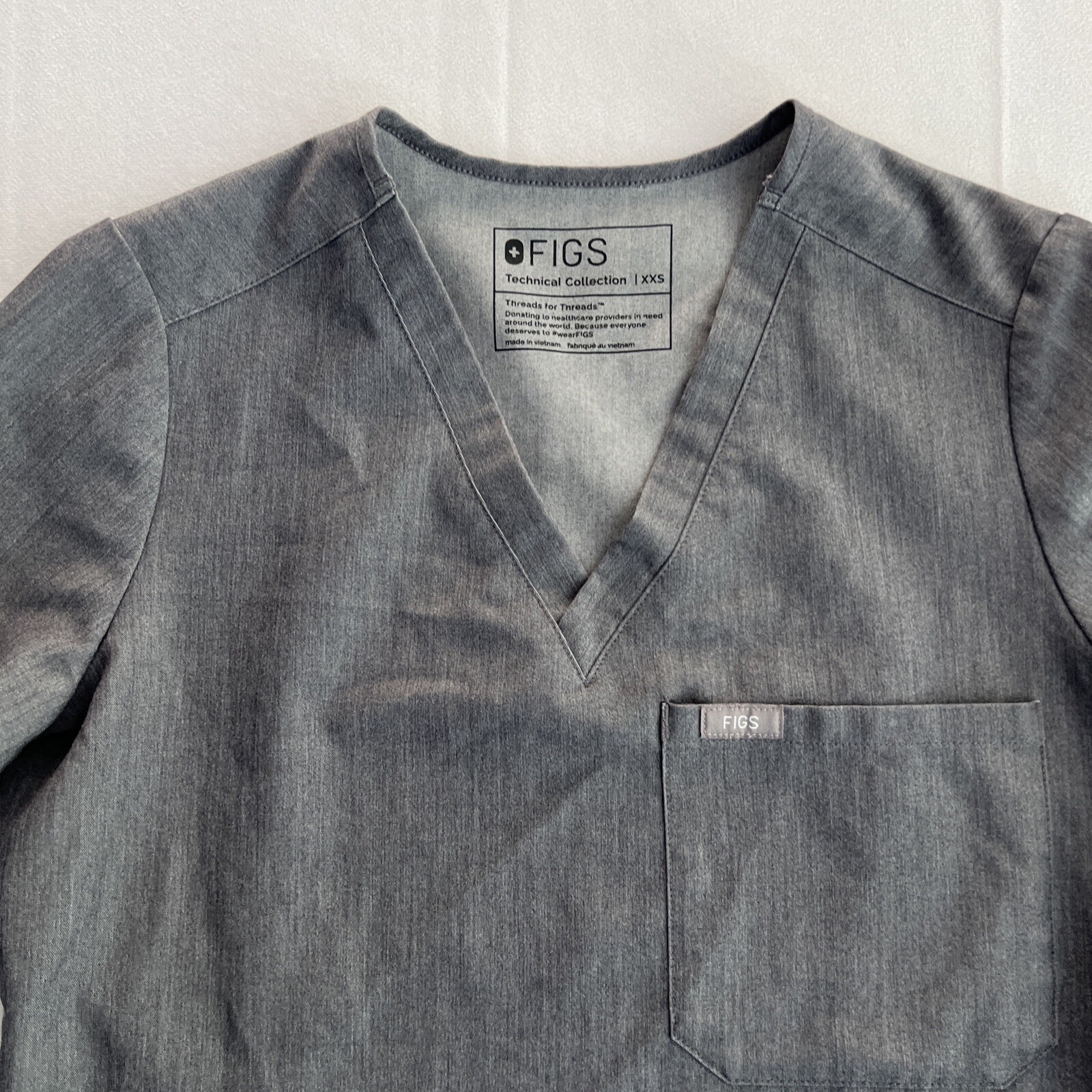 FIGS Scrub Top Women’s Size XXS Catarina One Pocket Graphite Gray FW1000