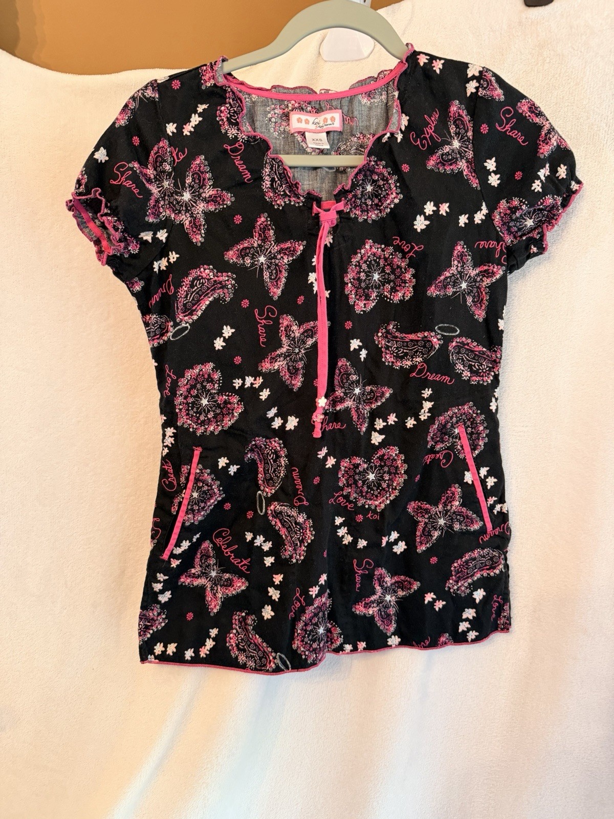 Koi Women’s XXS Butterfly Heart Print Scrub Top Sparkling Ruffle Sleeves. SC66