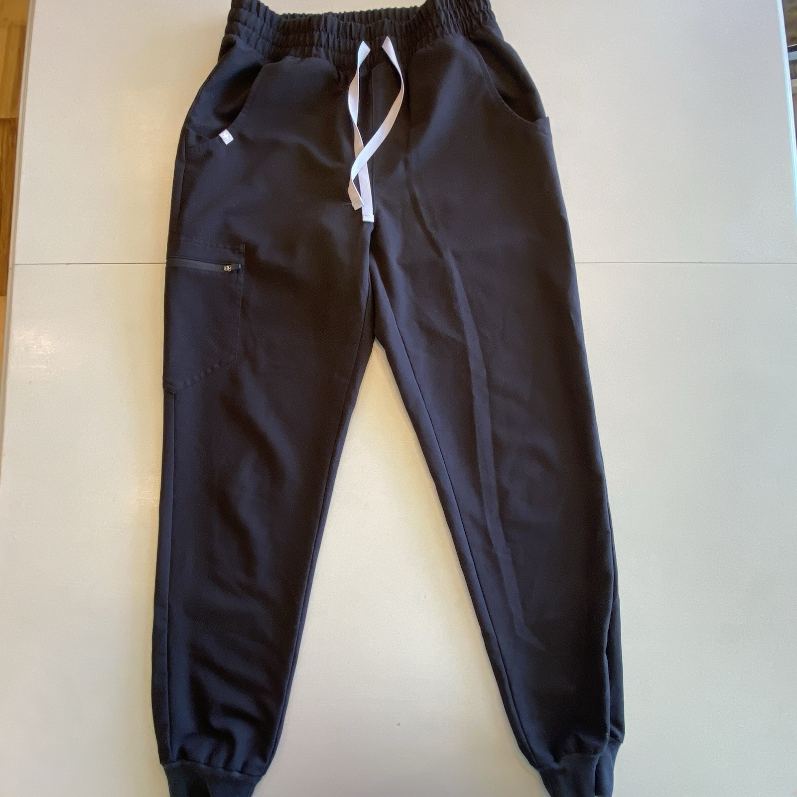 FIGS Zamora Scrub Pants Joggers Black Womens Size SMALL Style W20SW2028 Pockets