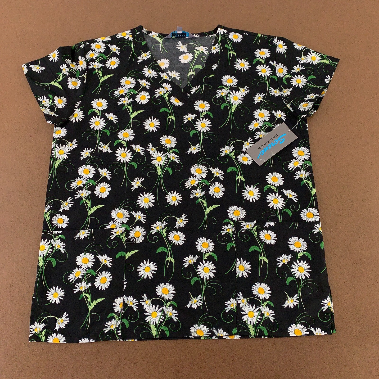 Serene Uniforms Women’s Size Small Black Daisey Print Short Sleeve Scrub Top NWT