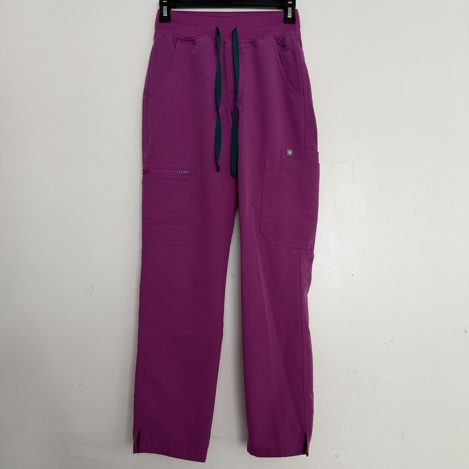 Women’s FIGS High Waisted Yola Skinny Scrub Pants Bright Fuchsia 3114 Size XXSP