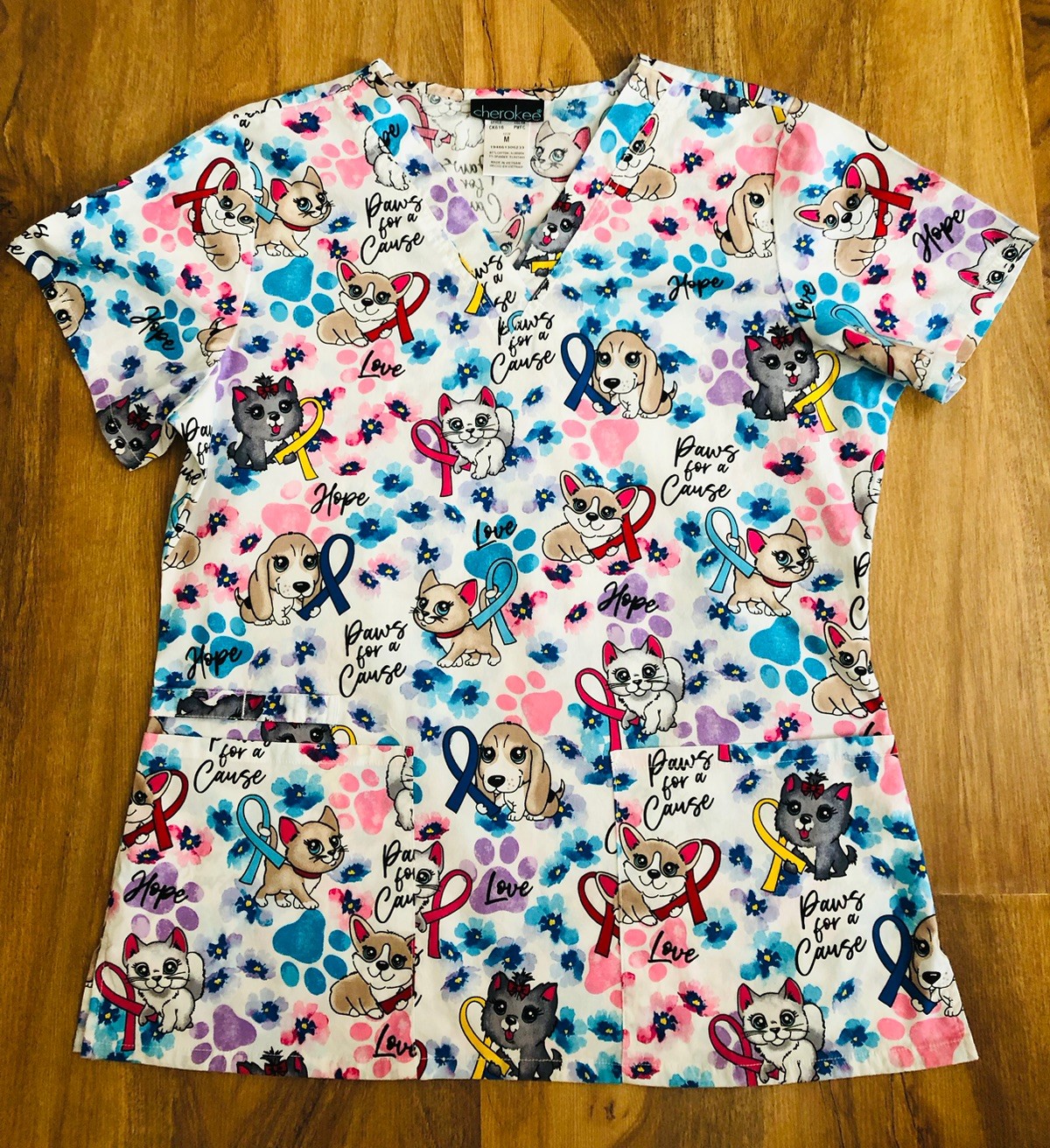Cherokee Puppy Kitty Love Multicolor Cotton Nursing Scrub Top Women Size Medium