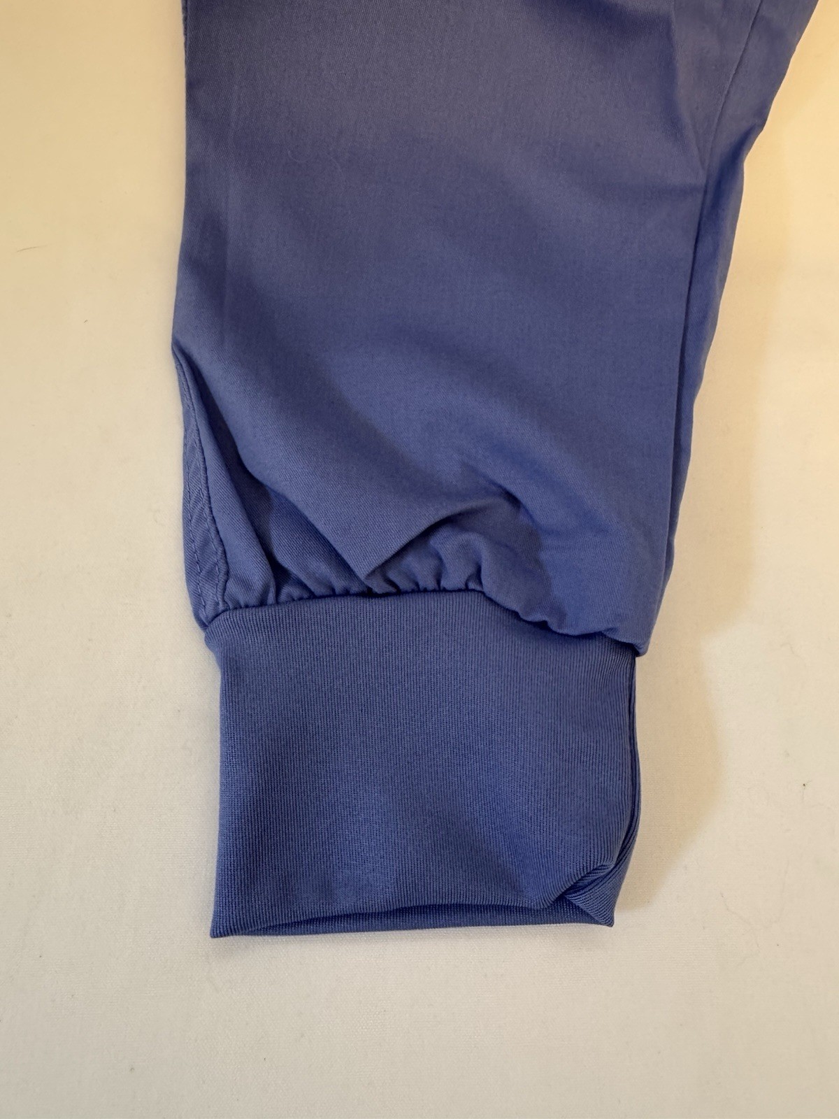 Niaahinn Women’s Scrub Set XS Medical Uniform V Neck Top and Tapered Pants New