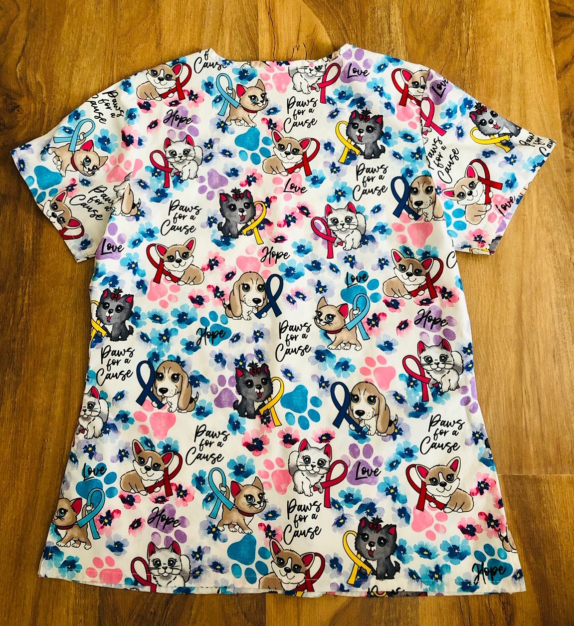 Cherokee Puppy Kitty Love Multicolor Cotton Nursing Scrub Top Women Size Medium