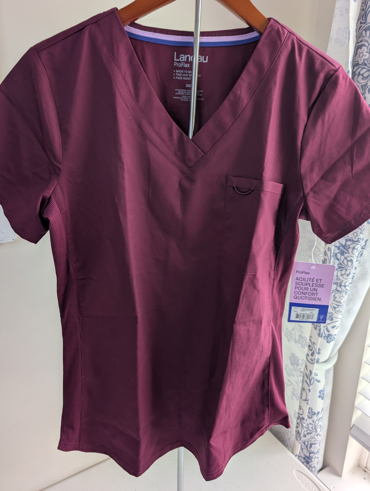 Landau ProFlex V-Neck Scrub Top Women’s SML Wine Rib Detail Stretch Fade NWT