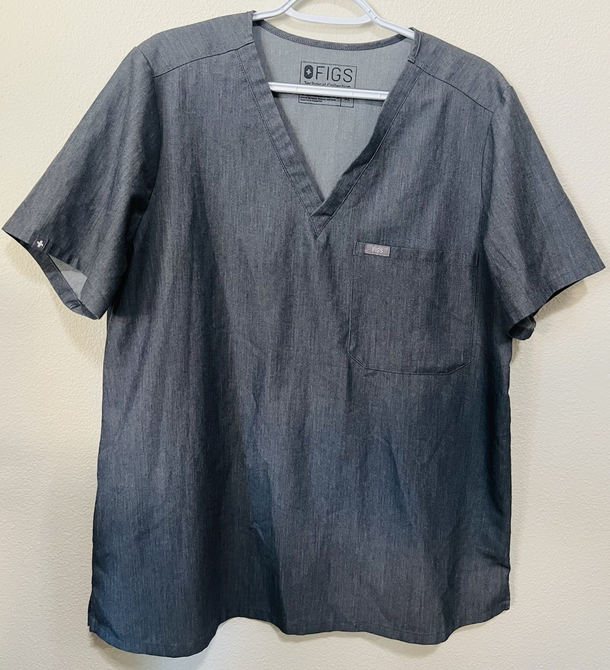 FIGS Technical Collection Women’s Scrub Top Gray Solid Poly/Rayon/Spandex XL