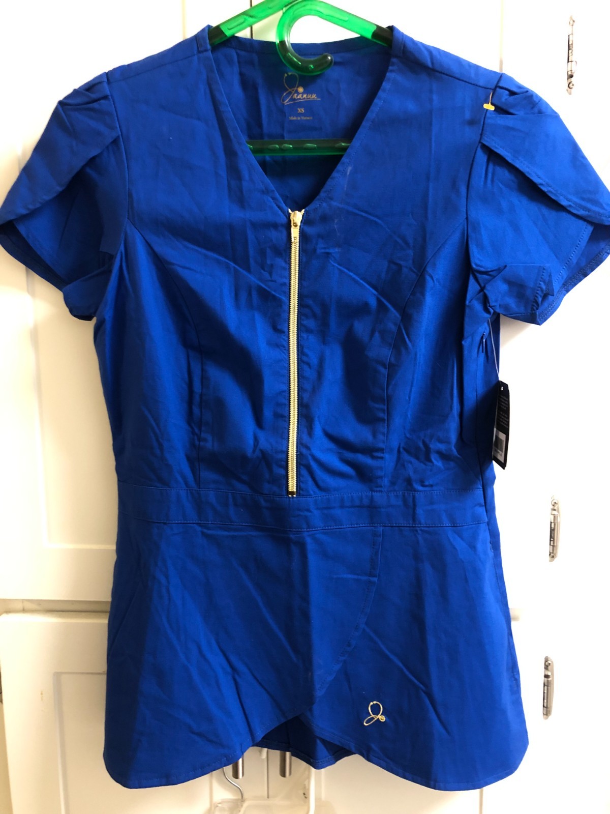 LADIES UNIFORM SCRUB TOP NEW WITH TAGS … SIZE XS