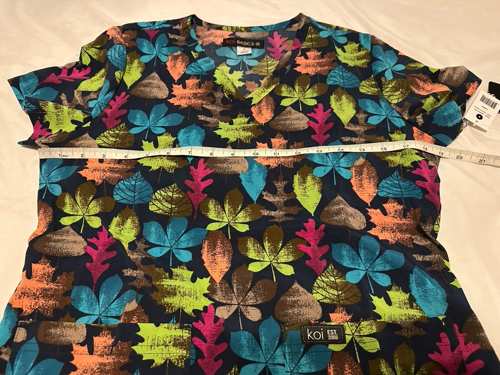 Koi Basics Scrub Top Fall Leaves LESLIE Women’s Size Small NWT