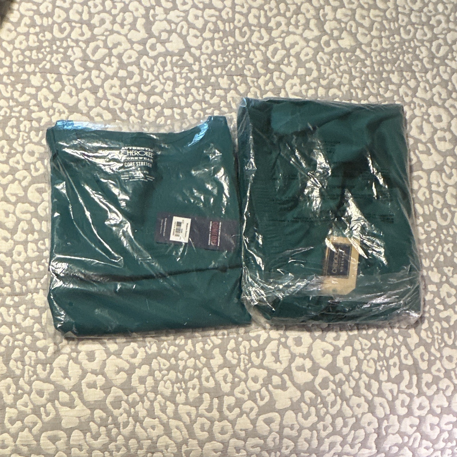 Cherokee Workwear Core Stretch Women’s 4XL Green Solid Knit Scrub Set