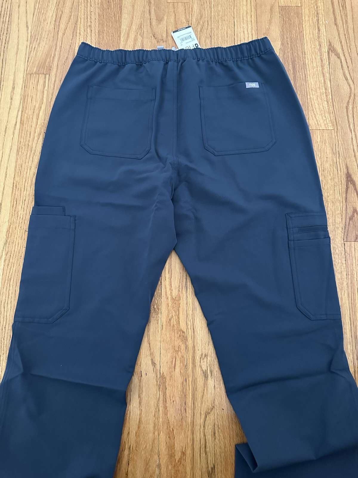 NEW FIGS Cairo Cargo Scrub Pants Men’s Large Regular Dark Harbor Zip Fly NWT