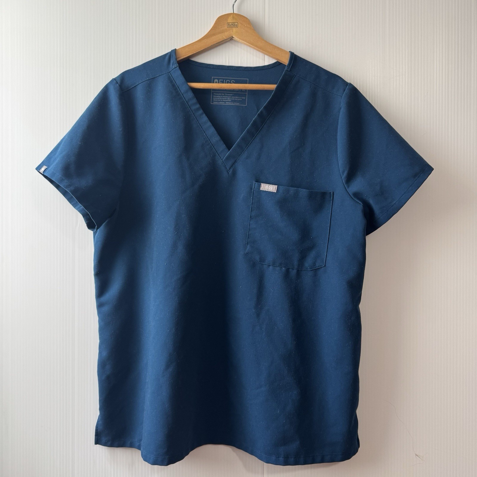 FIGS Catarina Scrub Top Women’s XL Blue Shirt Breast Pocket V Neck FW1000N