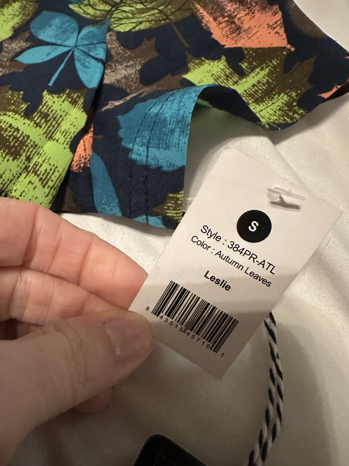 Koi Basics Scrub Top Fall Leaves LESLIE Women’s Size Small NWT