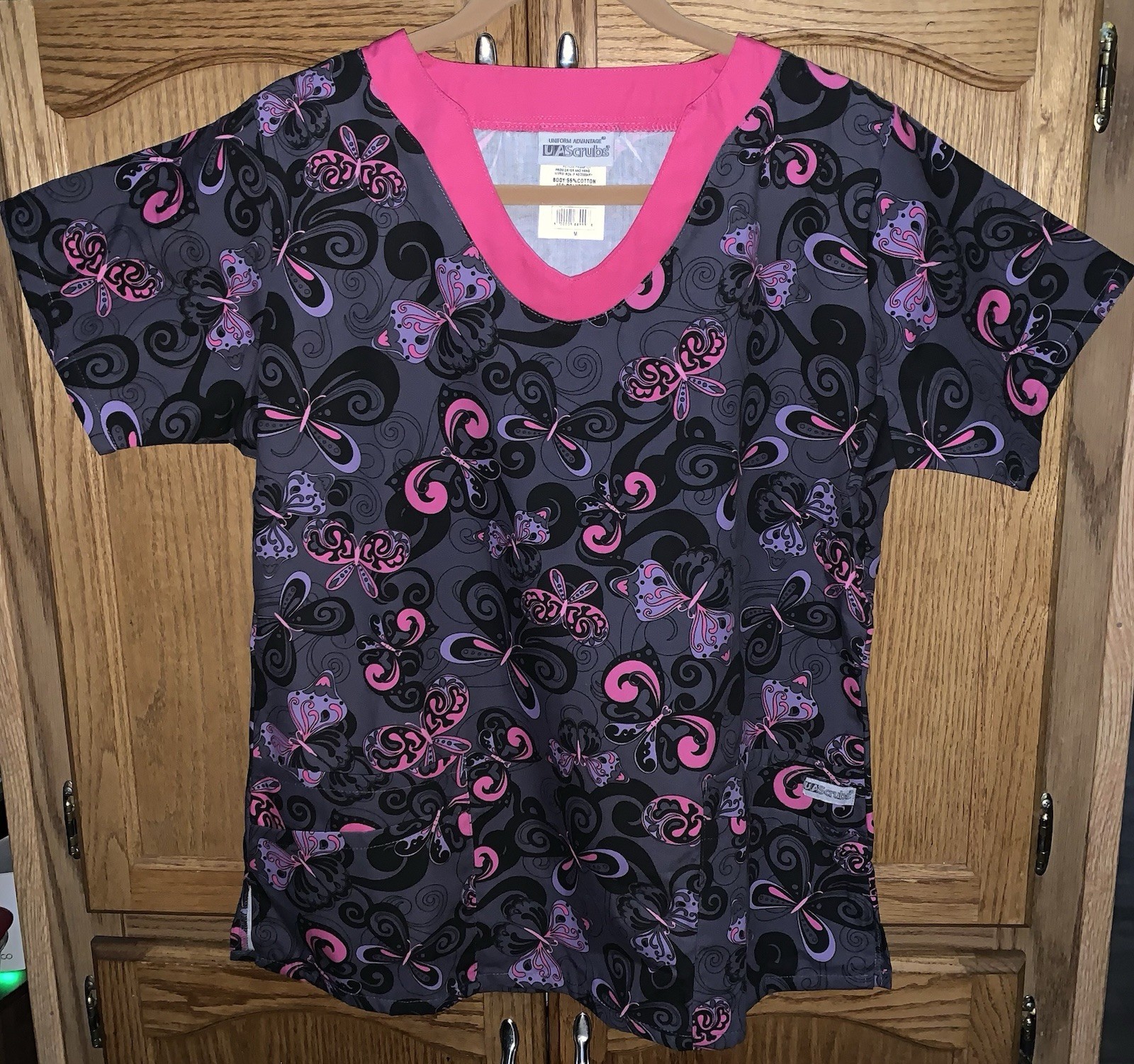 NWOT Pink And Black Butterflies Scrub Top By UA Scrubs Size Medium