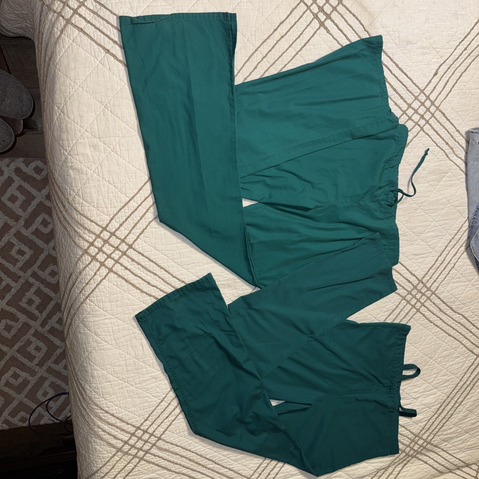 2-XS Hunter Green Scrub Pants Used Excellent Condition Brands: Landau&Cherokee