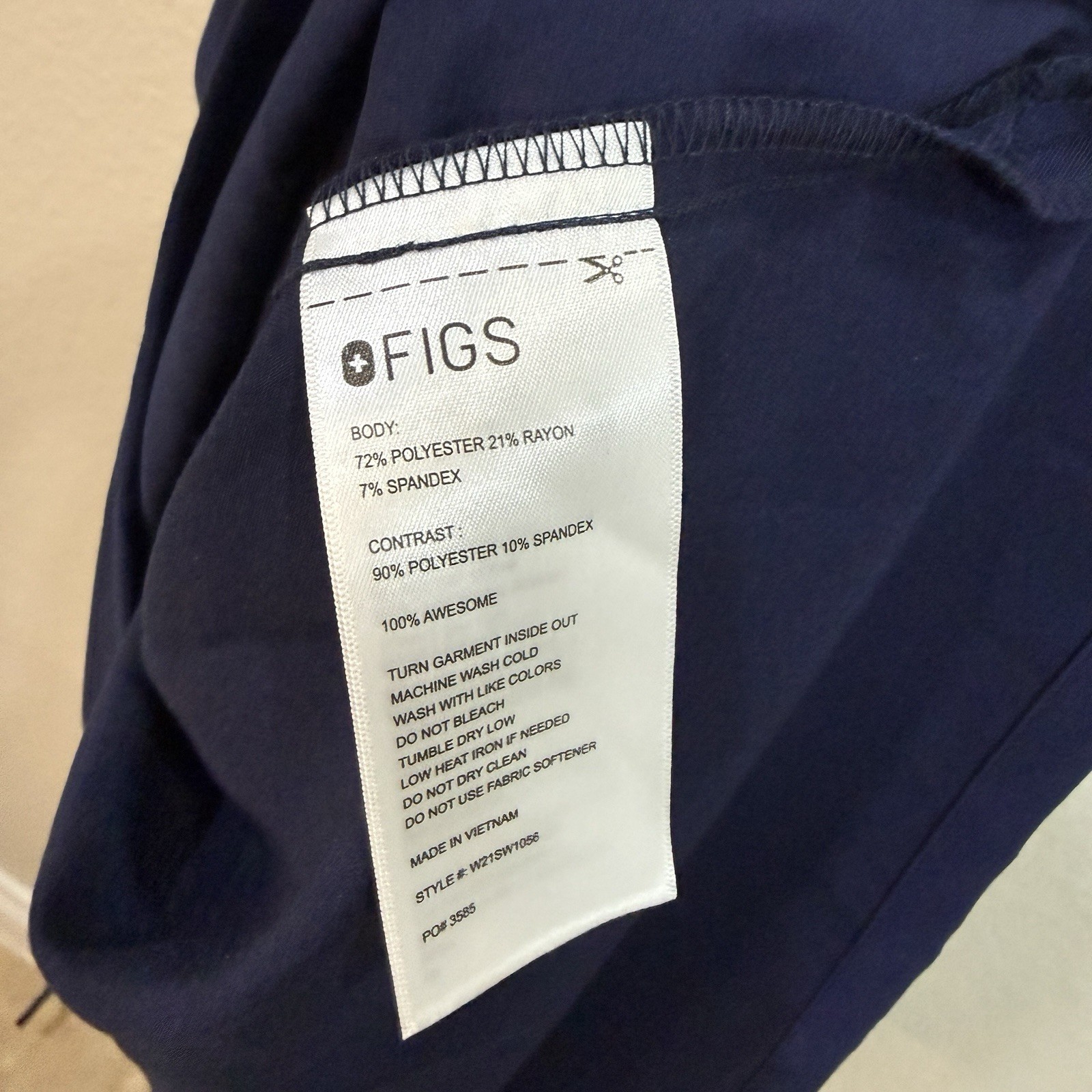 NEW Figs Women’s Nala Long Sleeve Scrub Polo Top Navy Medical Uniform Workwear M