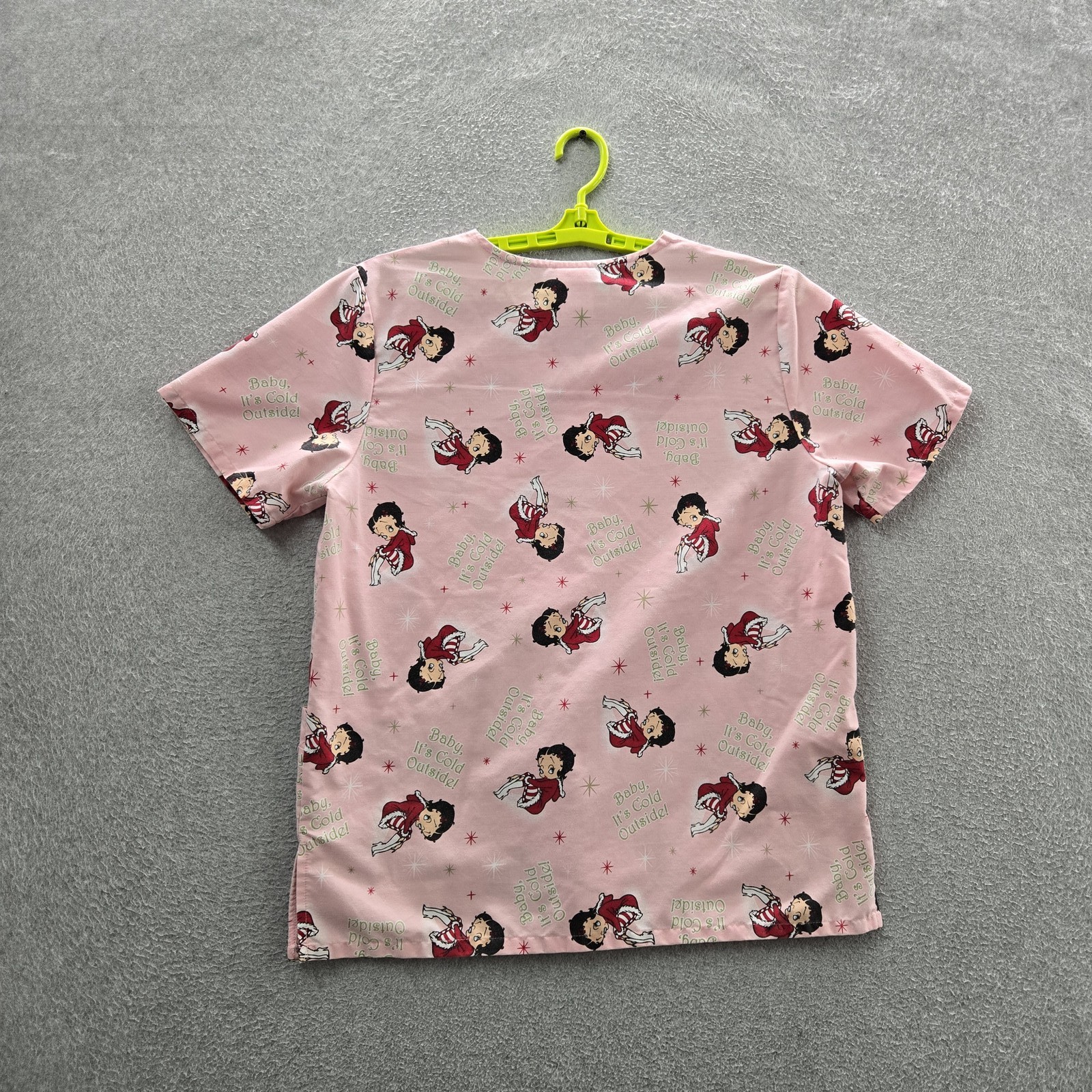 Betty Boop Women Scrub Top M (8/10) Pink Graphic Baby It’s Cold Outside
