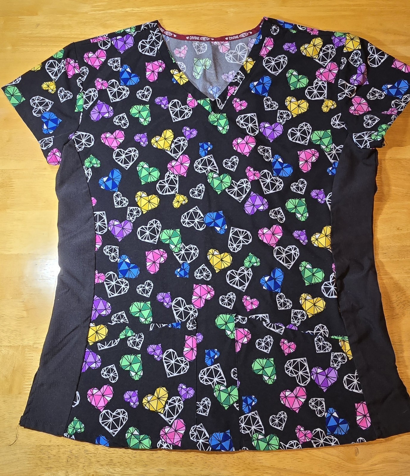 Divine Stretch Scrubs, Diamond Hearts, SMALL