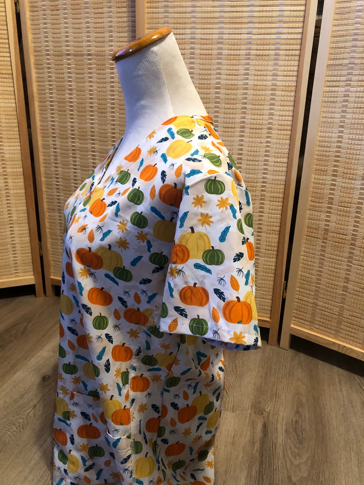 Divine Stretch Scrub Scrubs Top Halloween Pumpkins Pumpkin Medium M Polyester