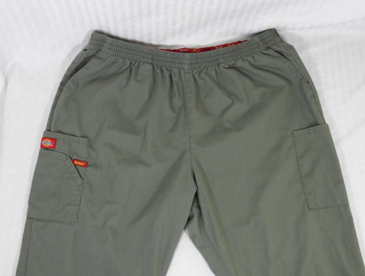 Women’s Dickies Sage Green Medical Scrub Pants 2XL PETITE. Style 86106P