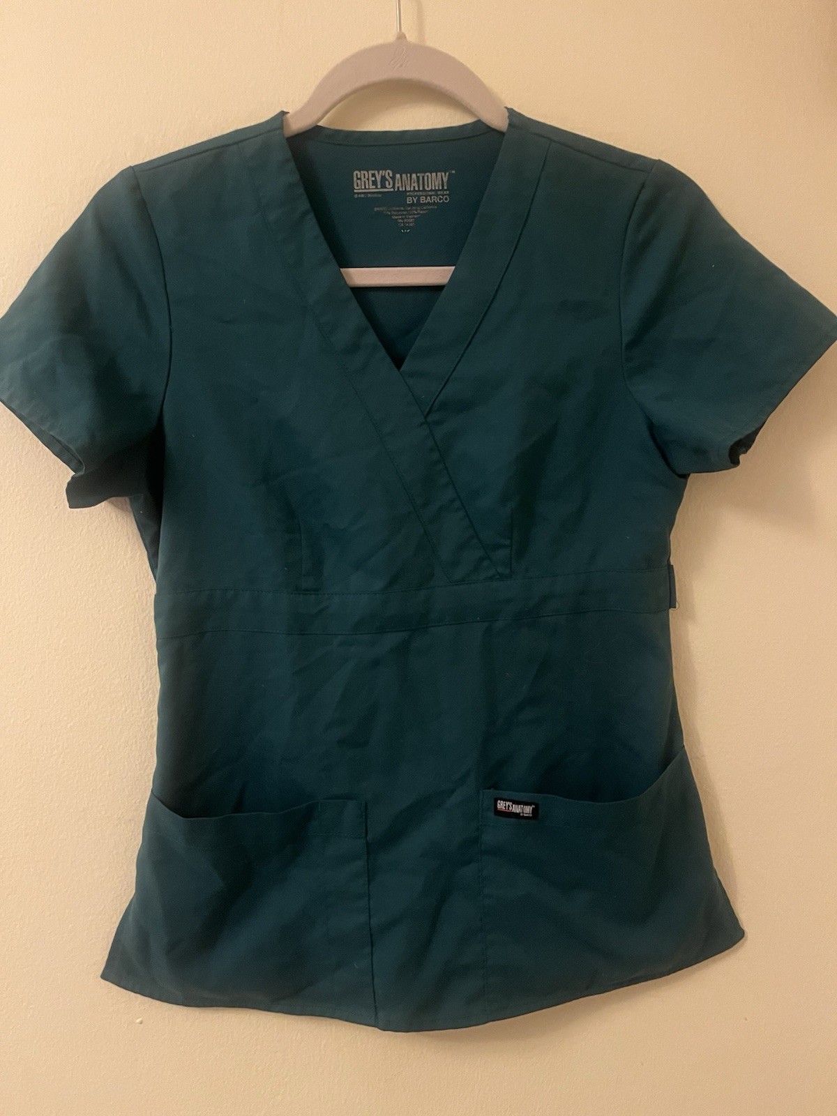 NEW Grey’s Anatomy Impact 3 pocket by BARCO W’s Scrub Top Bahama Size Small
