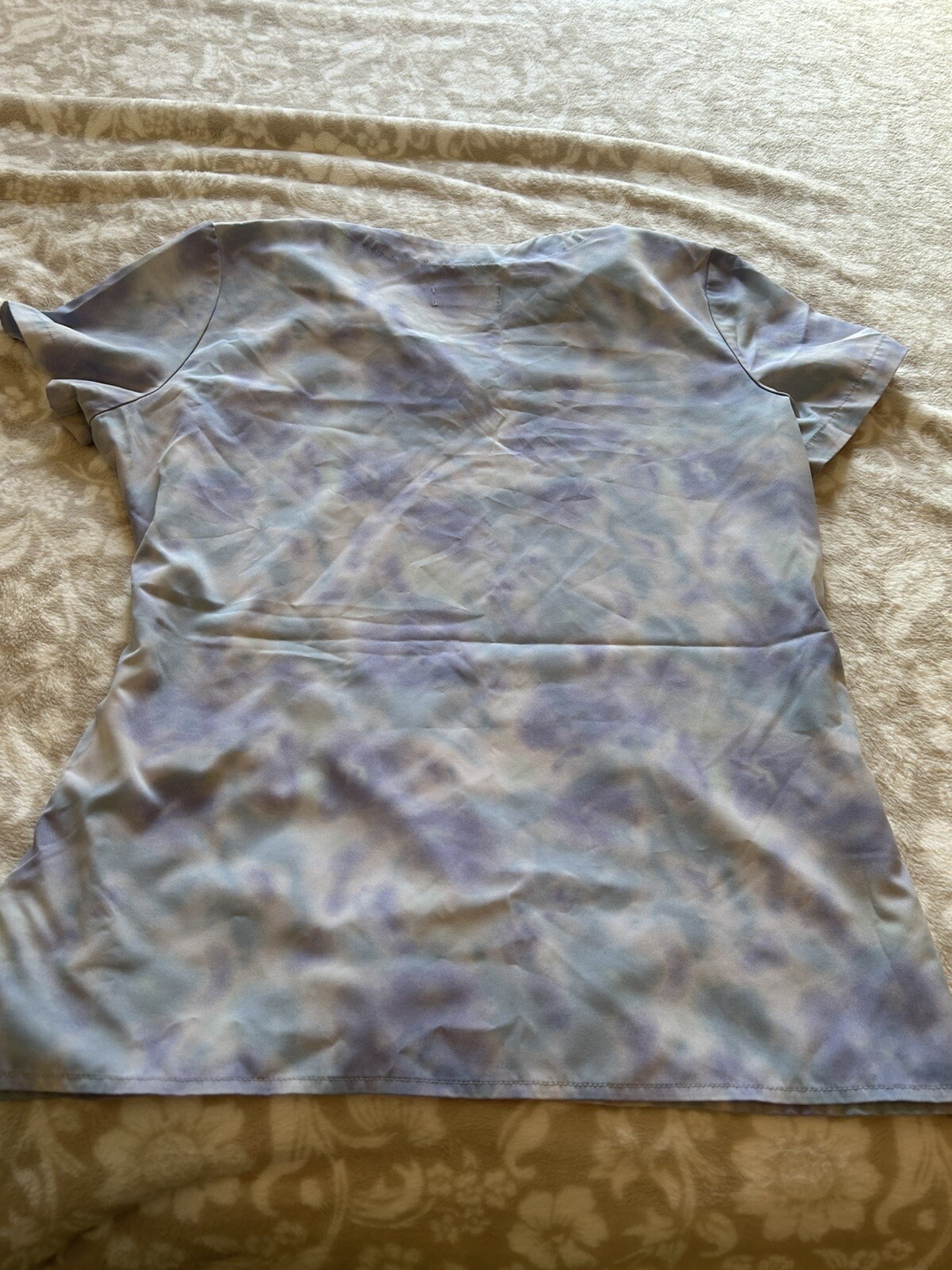 Women’s White Cross Light Multicolored Scrub Top Size Medium