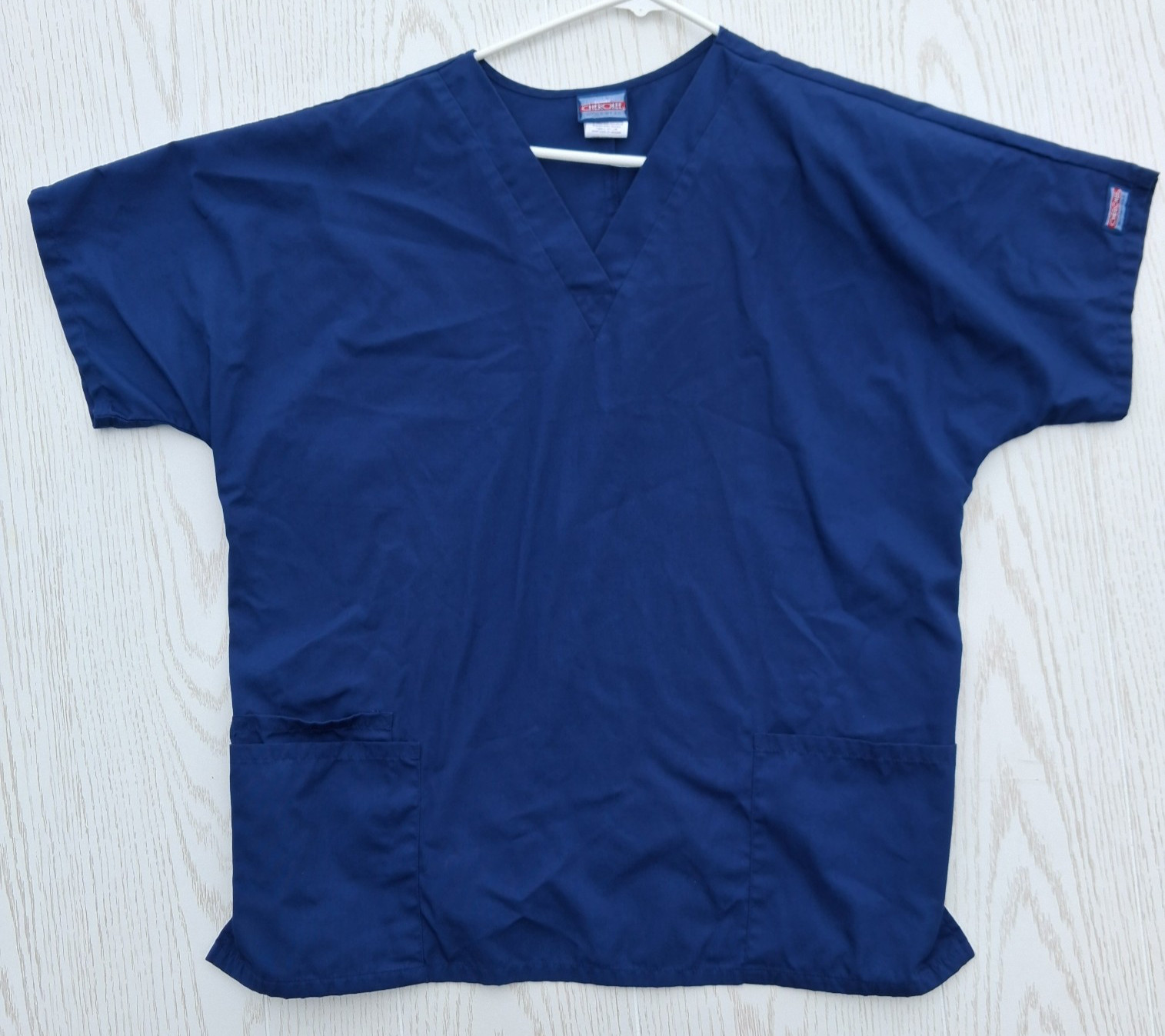 CHEROKEE WORKWEAR WOMENS SIZE L NAVY BLUE V-NECK SCRUB TOP STYLE 4700