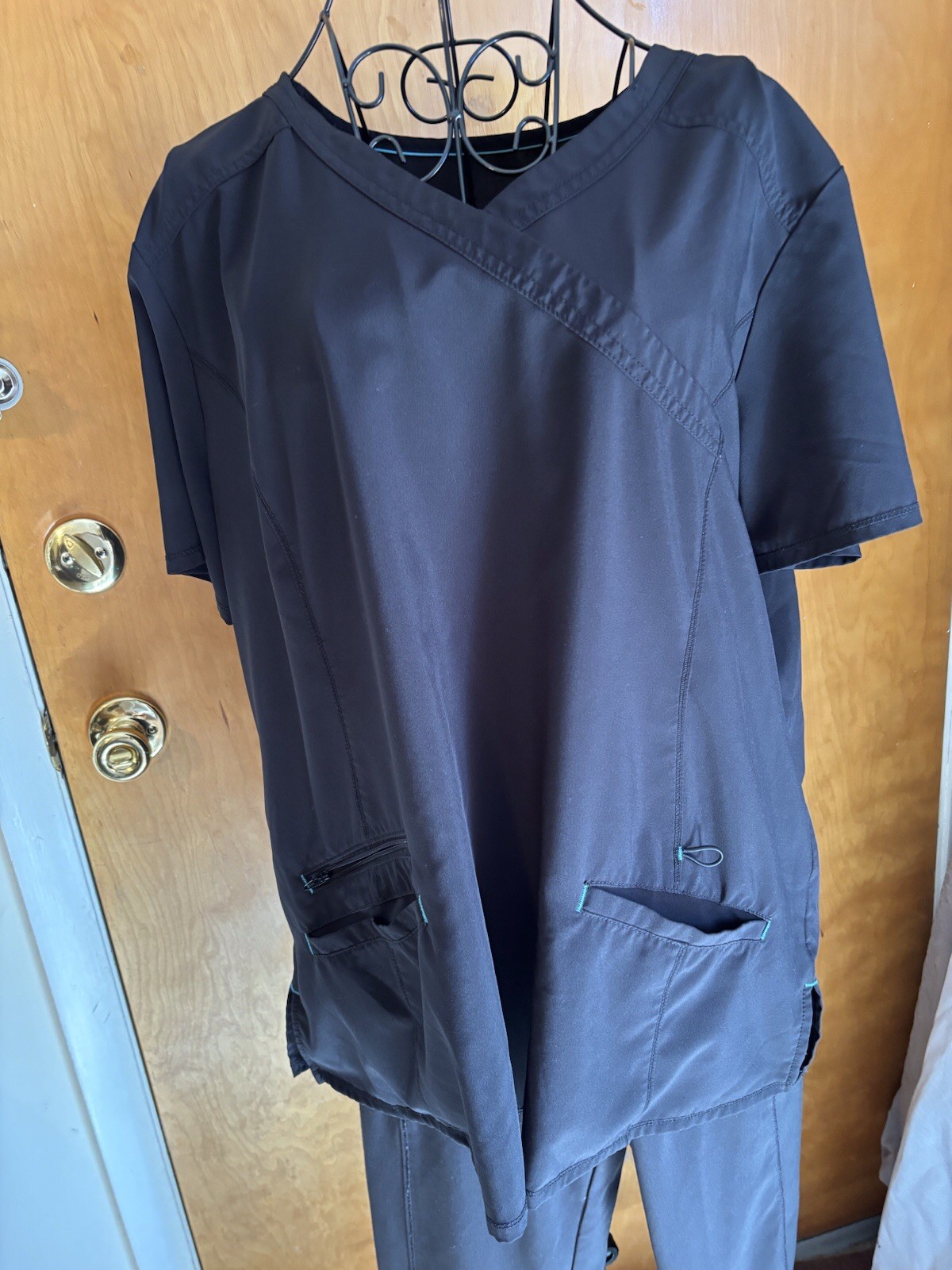 Scrub Star Black Scrub Set Top XL Bottoms 2 – L Regular – ankle cinch bottom.