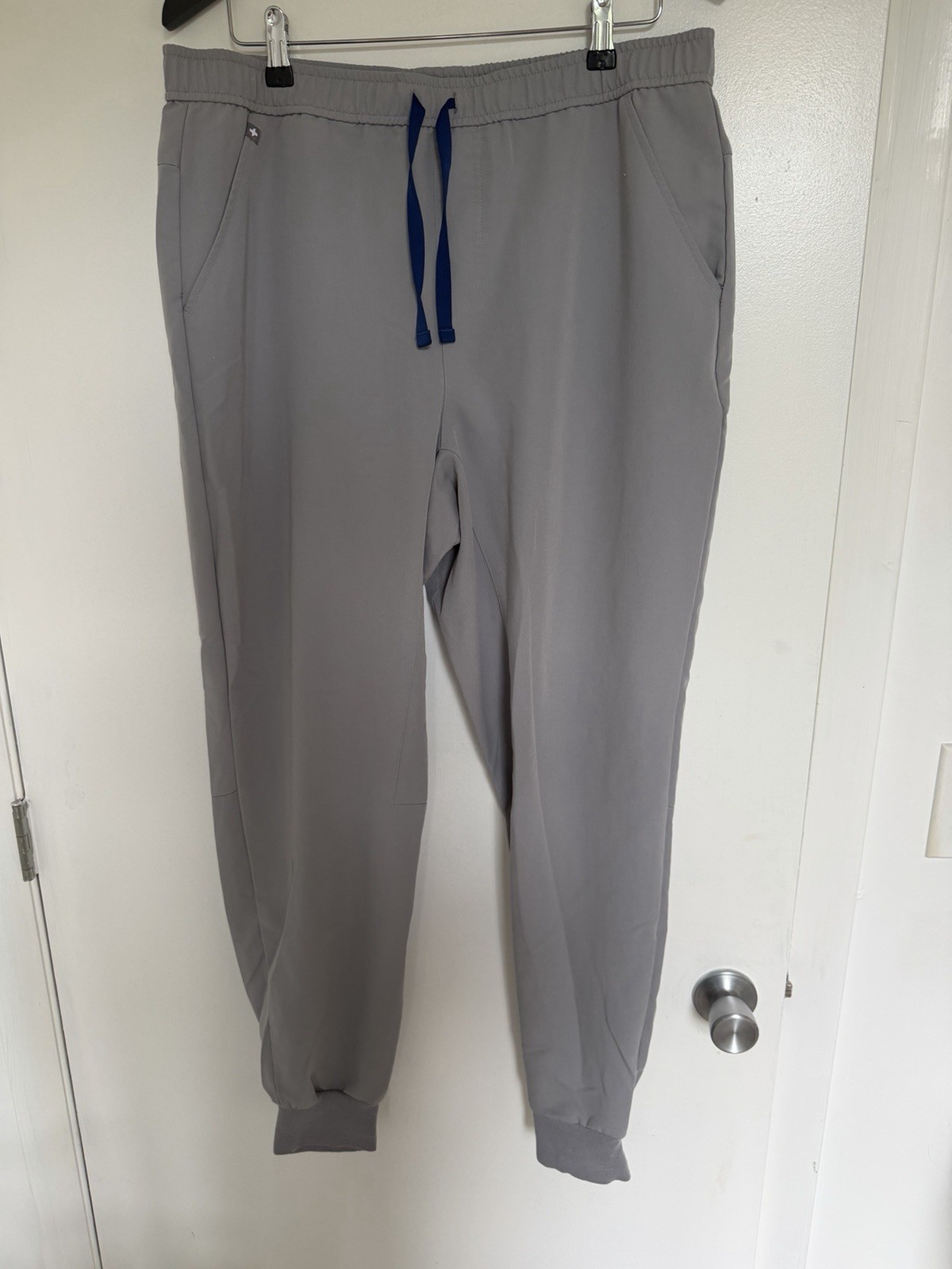 Figs Technical Collection Tansen Men’s Size XL Scrub Jogger Pants Gray