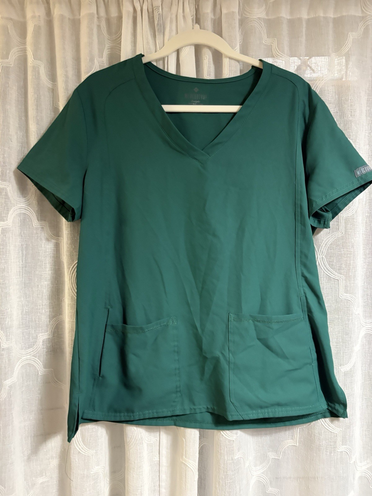 Med Couture Touch Women’s Scrub Top Green Size Large Solid Color Scrubs