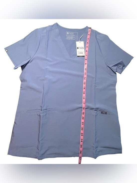 FIGS Casma Three-Pocket Scrub Top. Size-Medium. Color- Vapor Blue. NWT.