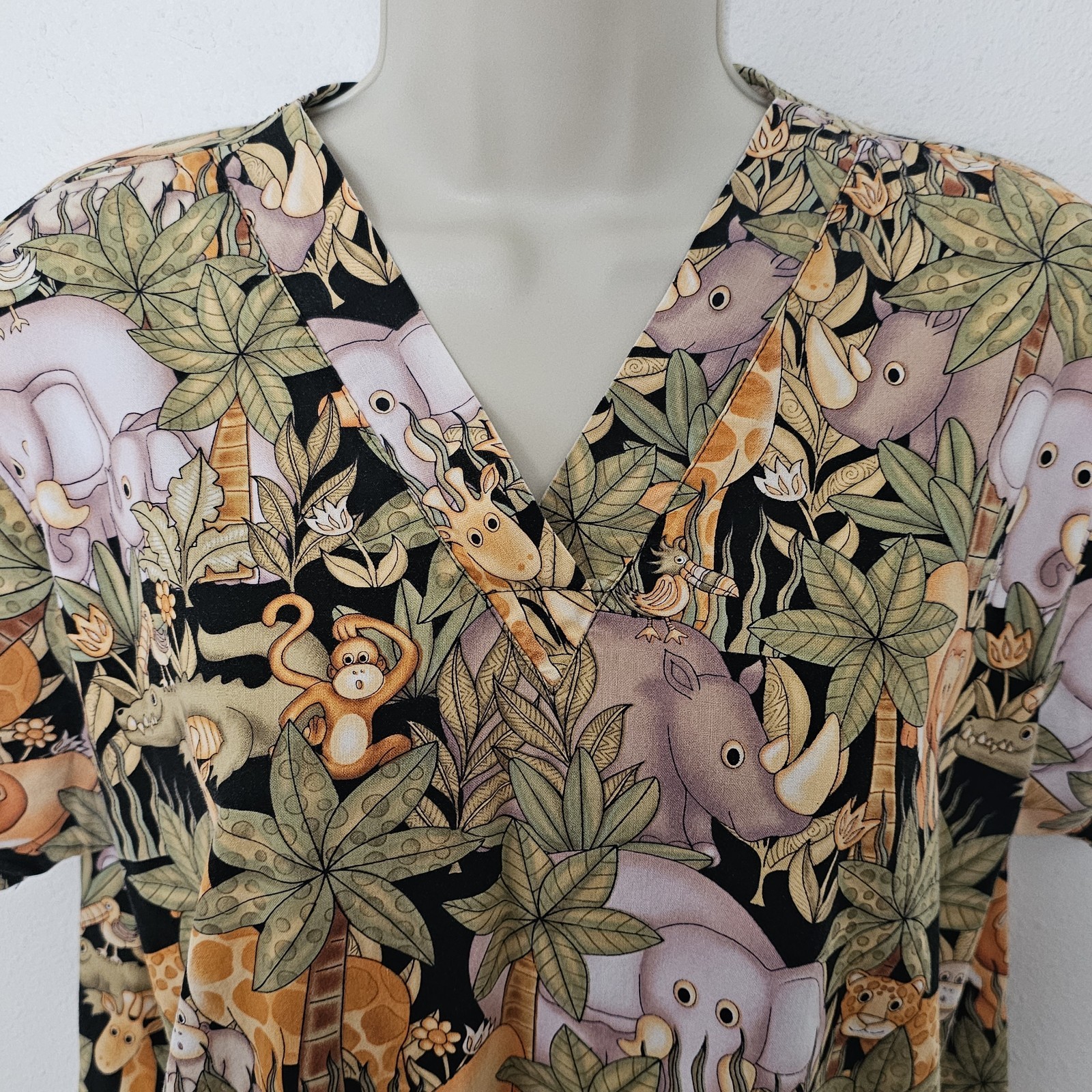 VTG MedGear Scrub Top Safari Animals Lion Giraffe Elephant 100% Cotton S RARE