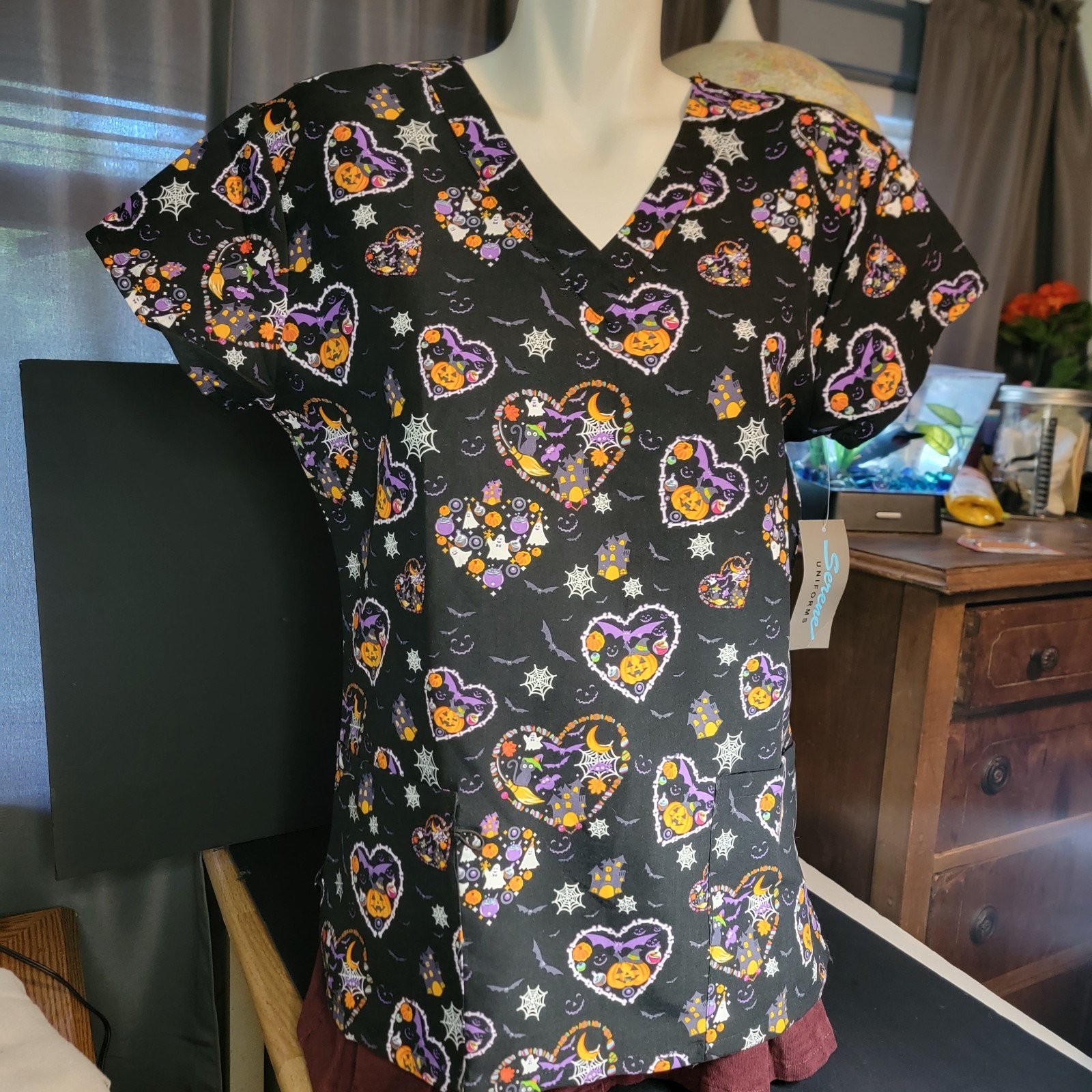Scrub Tops Sm Halloween Theme NwT