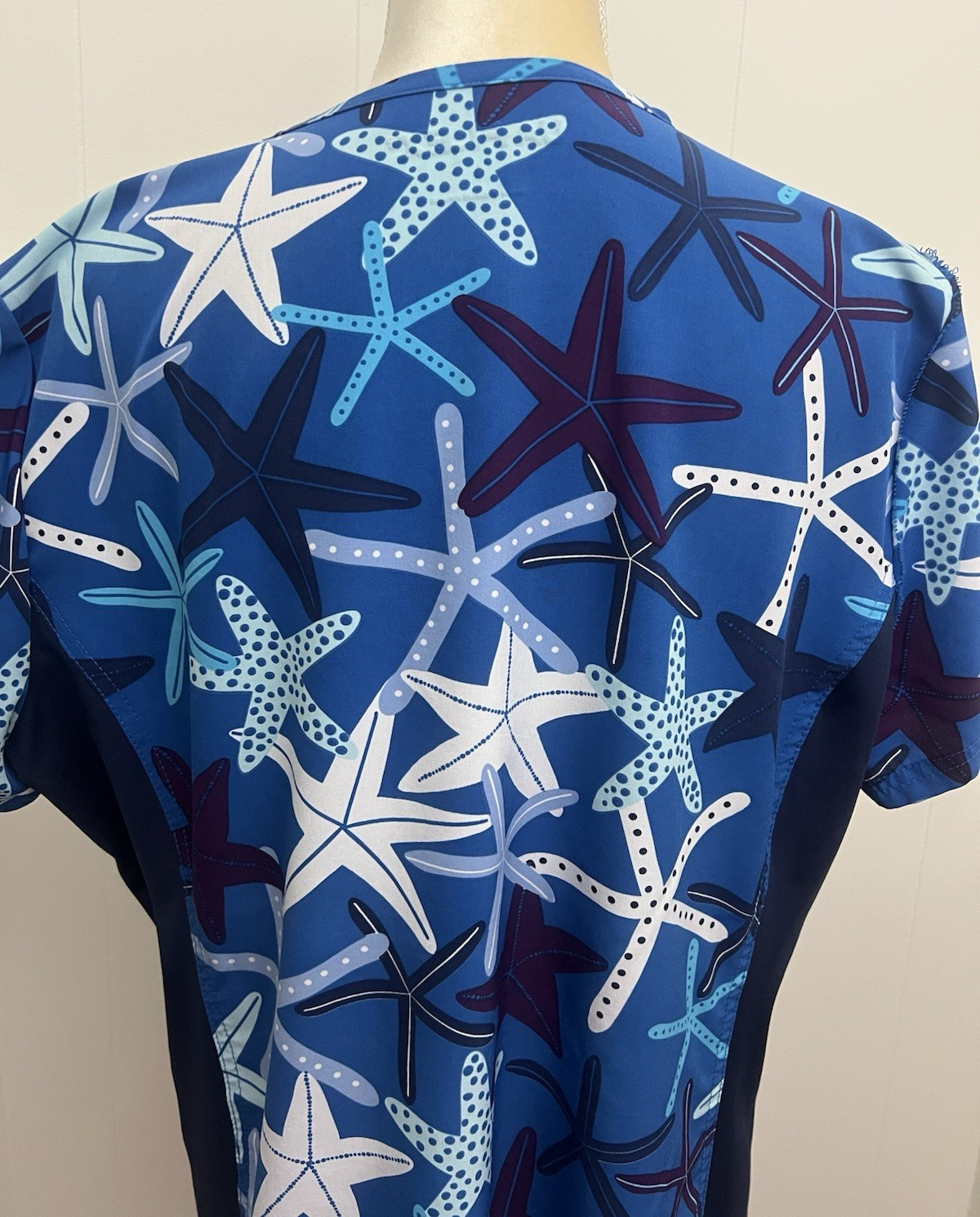 UA Flex 2 Woman Nurse Medical Scrub Top Large Star Fish Blue Ocean Doctor Vet