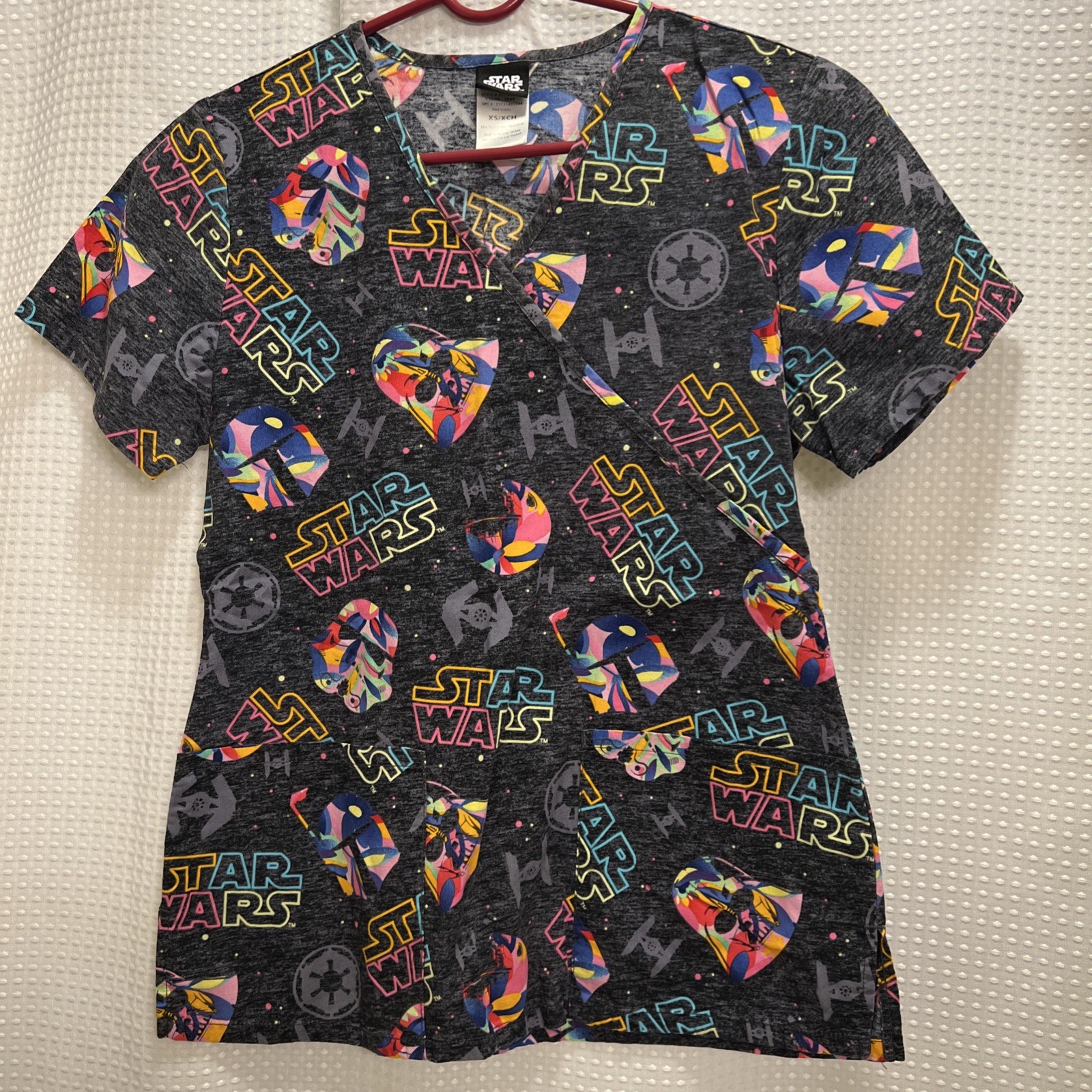 Star Wars Women Scrub Top XS Gray Graphic Print Darth Vader Logo