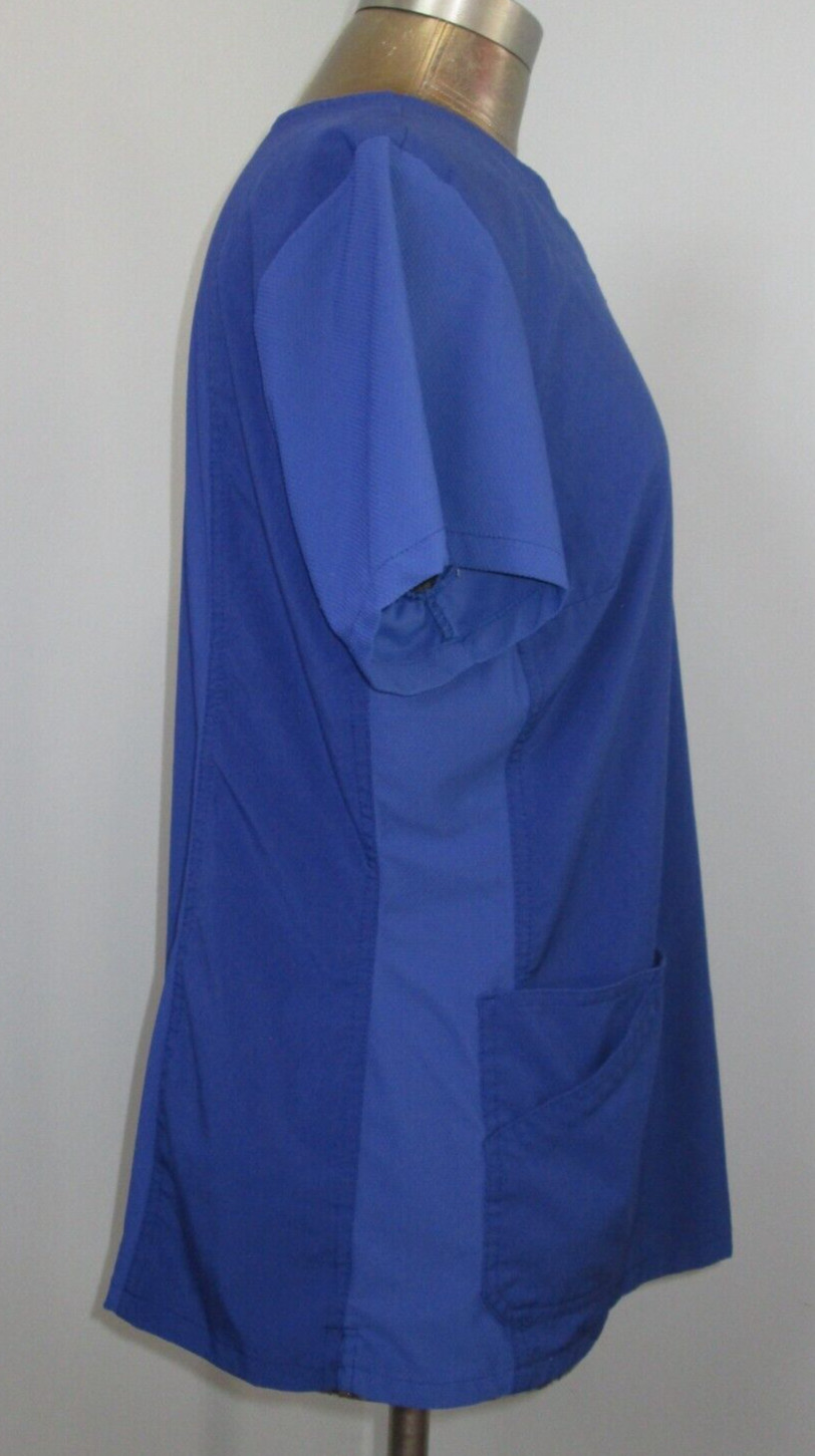 Urbane Performance Blue Scrub Top Womens Size L Chest 42 V-Neck SS 318-33509